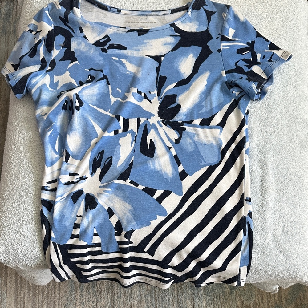 Allison Daley top. Blue/black/white. Size L.
 60% Cotton, 40% Polyester.